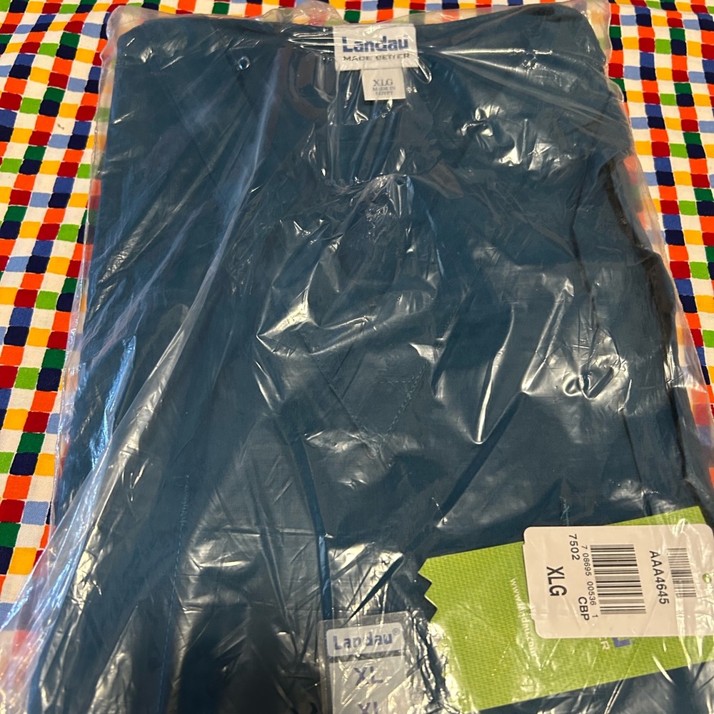 NWT Landau scrub set XL